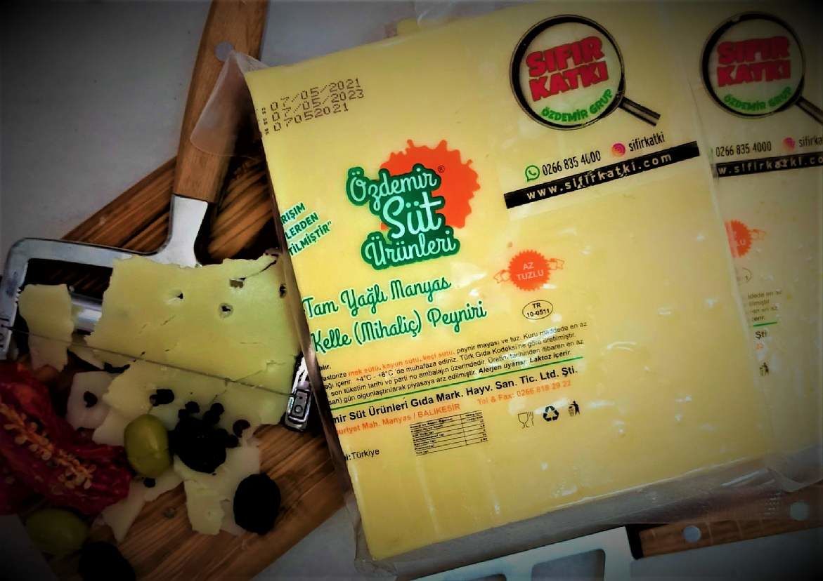 AZ TUZLU MANYAS MİHALİÇ (KELLE) KOYUN-İNEK-KEÇİ SÜTÜ KARIŞIK PEYNİR-TAM YAĞLI 1000gr.