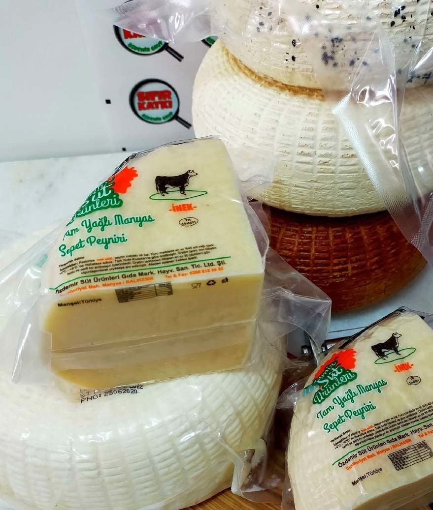 AZ TUZLU İNEK SEPET PEYNİRİ TAM YAĞLI 1000 gr